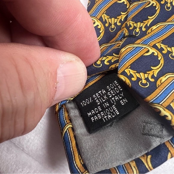 HUGO BOSS Silk Tie - Luxe Chain Print in Cobalt Blue - Picture 3 of 7